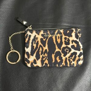 Victoria Secret Leopard Coin Bag Condition: New, only used once!